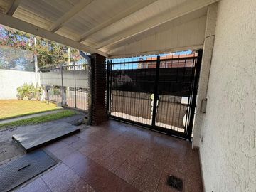 VENTA CASA BOULOGNE 4 AMBIENTES PILETA COCH-JARDIN