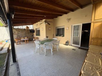 VENTA CASA BOULOGNE 4 AMBIENTES PILETA COCH-JARDIN