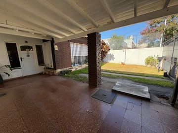 VENTA CASA BOULOGNE 4 AMBIENTES PILETA COCH-JARDIN