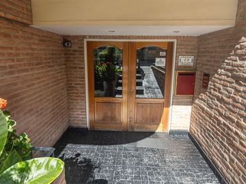 DPTO 2 AMB CON COCHERA Y PILETA DE NATAC, EXC UBIC