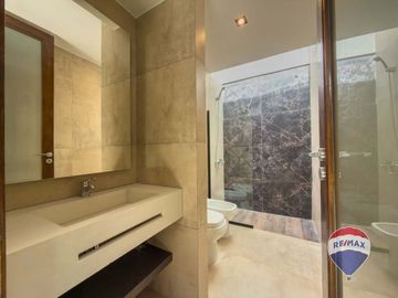 CASA EN VENTA EN MIRALAGOS, 3 dormitorios