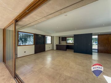 CASA EN VENTA EN MIRALAGOS, 3 dormitorios