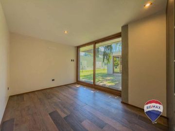 CASA EN VENTA EN MIRALAGOS, 3 dormitorios