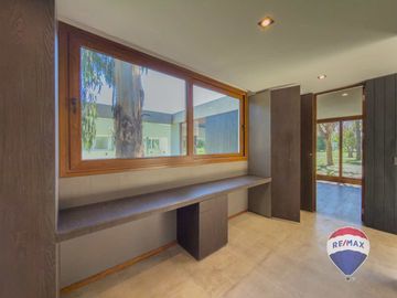 CASA EN VENTA EN MIRALAGOS, 3 dormitorios