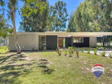 CASA EN VENTA EN MIRALAGOS, 3 dormitorios