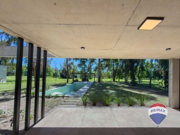 CASA EN VENTA EN MIRALAGOS, 3 dormitorios