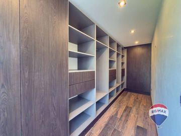 CASA EN VENTA EN MIRALAGOS, 3 dormitorios