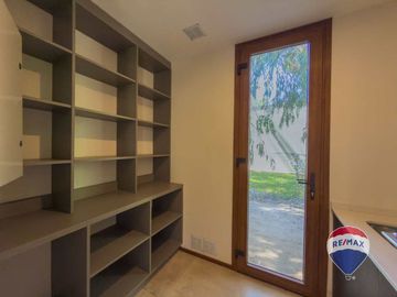 CASA EN VENTA EN MIRALAGOS, 3 dormitorios