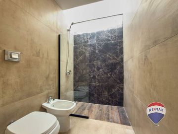 CASA EN VENTA EN MIRALAGOS, 3 dormitorios