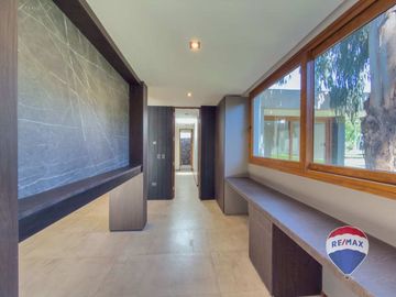 CASA EN VENTA EN MIRALAGOS, 3 dormitorios