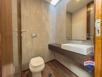 CASA EN VENTA EN MIRALAGOS, 3 dormitorios
