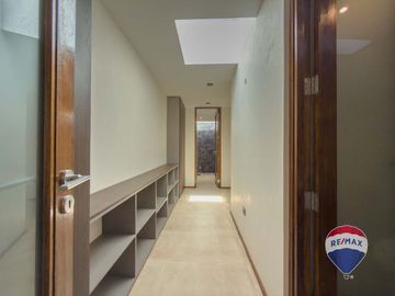 CASA EN VENTA EN MIRALAGOS, 3 dormitorios