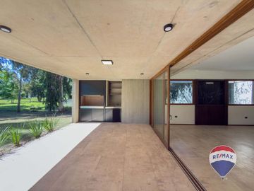 CASA EN VENTA EN MIRALAGOS, 3 dormitorios
