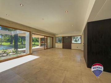 CASA EN VENTA EN MIRALAGOS, 3 dormitorios