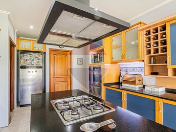 CASA EN VENTA EN ABRIL CLUB DE CAMPO