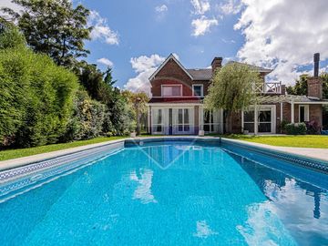 CASA EN VENTA EN ABRIL CLUB DE CAMPO