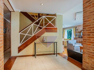 CASA EN VENTA EN ABRIL CLUB DE CAMPO