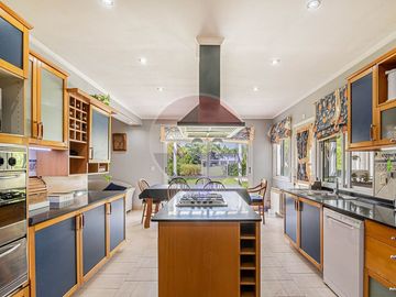 CASA EN VENTA EN ABRIL CLUB DE CAMPO