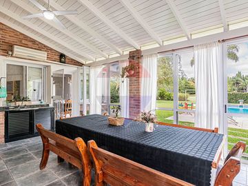 CASA EN VENTA EN ABRIL CLUB DE CAMPO
