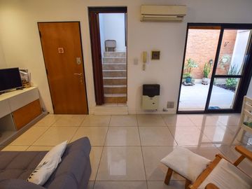 VENTA Dúplex 2 dormitorios en complejo. Pichincha