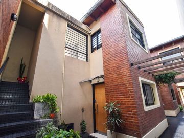 VENTA Dúplex 2 dormitorios en complejo. Pichincha