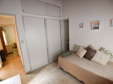 VENTA Dúplex 2 dormitorios en complejo. Pichincha