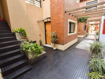 VENTA Dúplex 2 dormitorios en complejo. Pichincha