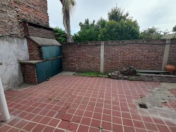 VENTA CASA UNICA DE PASILLO- TIRO SUIZO
