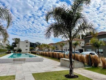 Casa 4 amb en alquiler en Pilar c/jardín y cochera