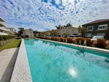 Casa 4 amb en alquiler en Pilar c/jardín y cochera