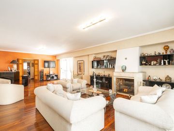 VENTA 200m2 cubiertos 3 cochera Belgrano R PERMUTA