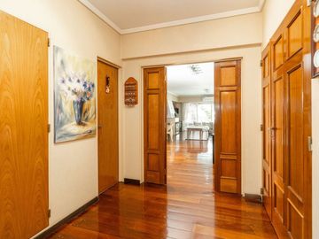 VENTA 200m2 cubiertos 3 cochera Belgrano R PERMUTA