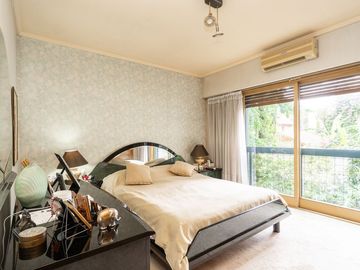 VENTA 200m2 cubiertos 3 cochera Belgrano R PERMUTA