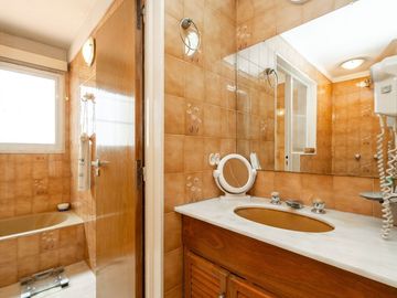 VENTA 200m2 cubiertos 3 cochera Belgrano R PERMUTA