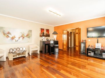 VENTA 200m2 cubiertos 3 cochera Belgrano R PERMUTA