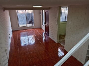 CASA ESQUINA DE 99 MTS 4D Y 2B  REMODELADA  Y REGULARIZADA