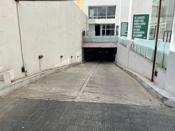 VENTA DE COCHERA CUBIERTA MONSERRAT