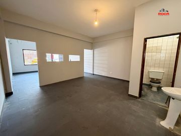 Local comercial en alquiler | Barrio Luján – Excelente ubicación