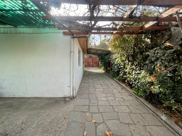 CASA 330M2 DE TERRENO,  SAN JOAQUIN