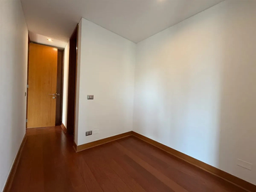 MODERNO DEPARTAMENTO EN ARRIENDO DE 3 DOR 3BA 2ES 1BO