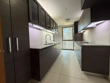 MODERNO DEPARTAMENTO EN ARRIENDO DE 3 DOR 3BA 2ES 1BO