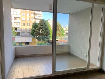 VENTA 2950 UF SAN NICOLAS 1278 A PASOS METRO LO VIAL