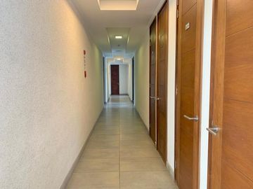 VENTA 2950 UF SAN NICOLAS 1278 A PASOS METRO LO VIAL