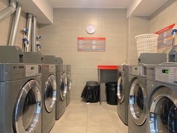 VENTA 2950 UF SAN NICOLAS 1278 A PASOS METRO LO VIAL