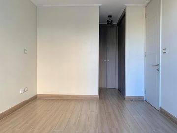 VENTA 2950 UF SAN NICOLAS 1278 A PASOS METRO LO VIAL