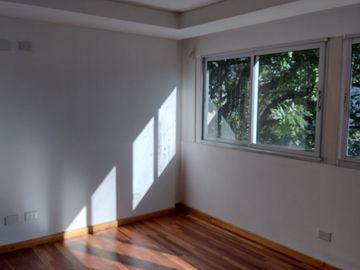 VENTA CASA 6 AMB. BELGRANO CHICO.