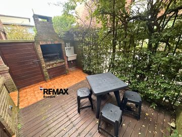 Venta triplex 4 ambientes Pinamar con cochera