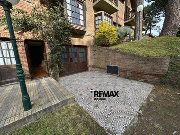 Venta triplex 4 ambientes Pinamar con cochera