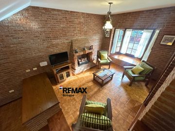 Venta triplex 4 ambientes Pinamar con cochera