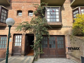 Venta triplex 4 ambientes Pinamar con cochera